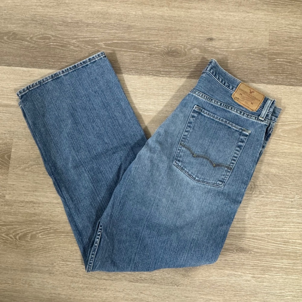 American Eagle Loose Fit Jeans Mens 36x32 Blue 100% Cotton Straight Leg Denim
